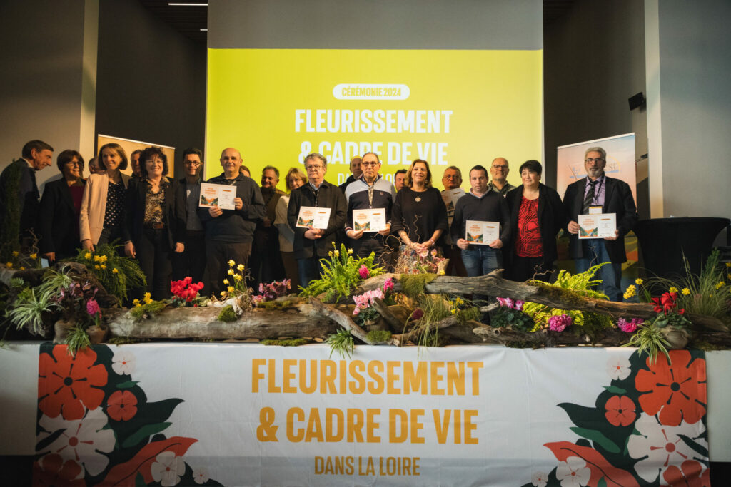 REmise des diplômes " 2fleurs" du label national " Lilles et vilalges fleuris" @Loire Tourisme
